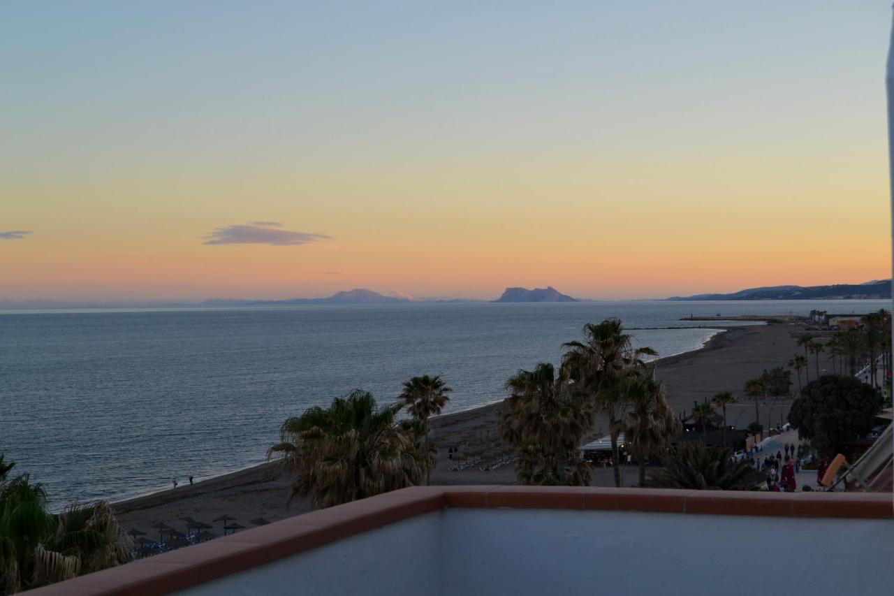 Sunnypalms - Beachfront Penthouse With Stunning Sea View Estepona Exterior foto
