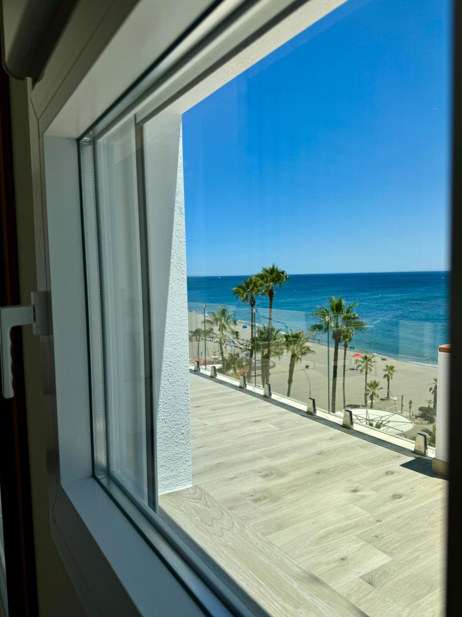 Sunnypalms - Beachfront Penthouse With Stunning Sea View Estepona Exterior foto